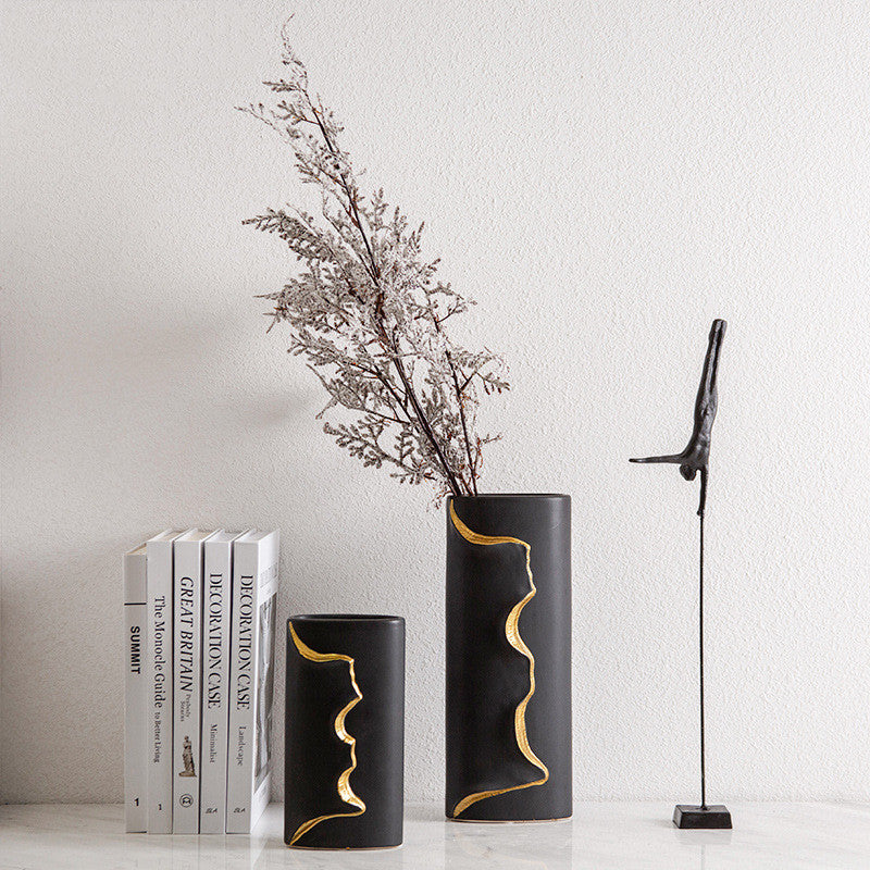 Simple Ceramic Hand-Painted Gold Line Vase